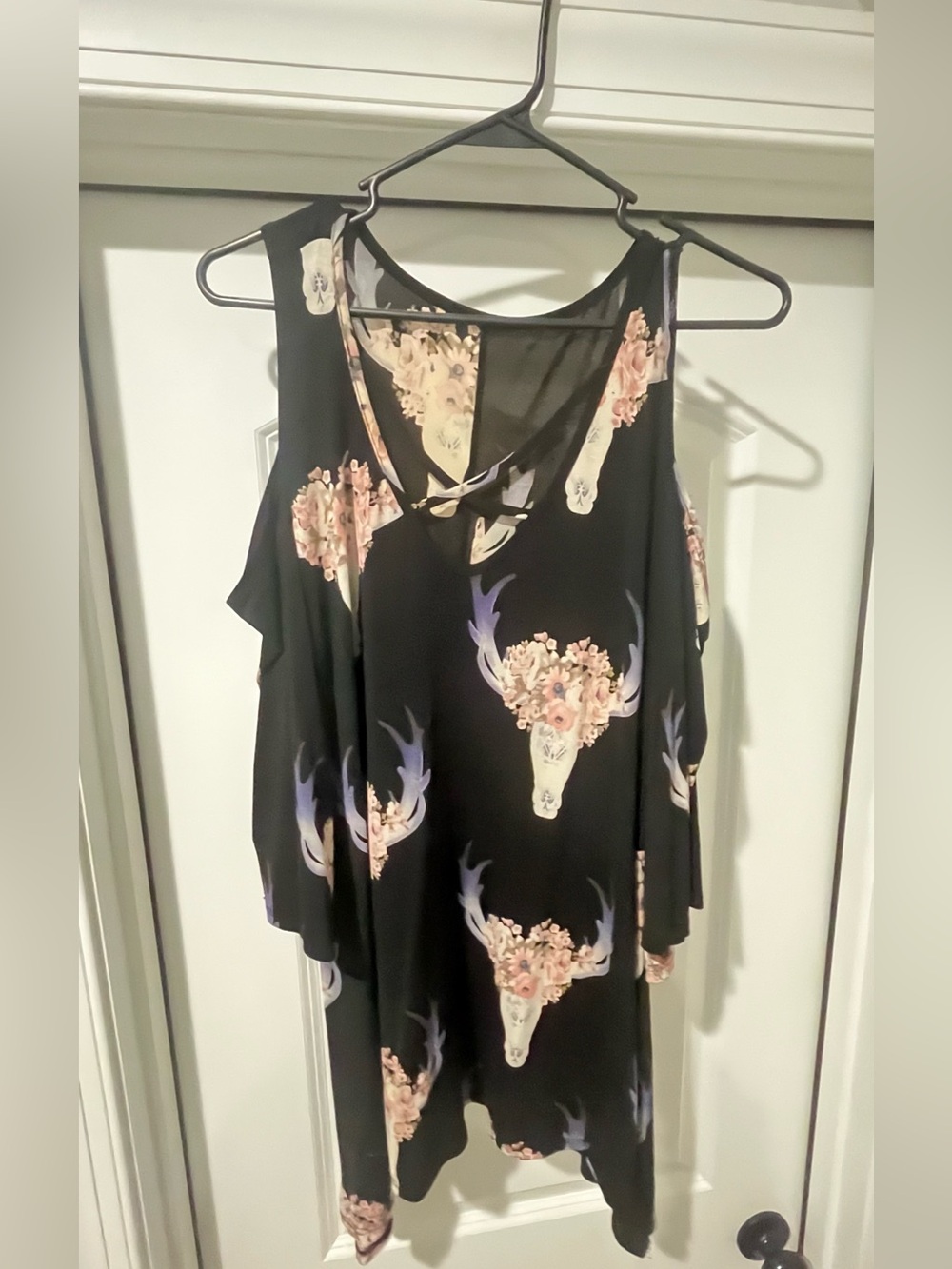 R. Rouge USA Women's Black Floral Skull Cold-Shoulder Top